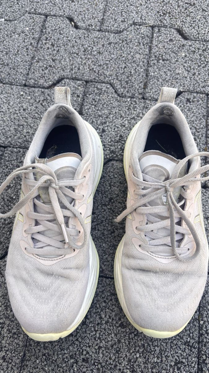 Asics Scarpe da donna: Asics Gel Cumulus 27 Gr 39 – Usato da Aarburg venduto da saluvava 3
