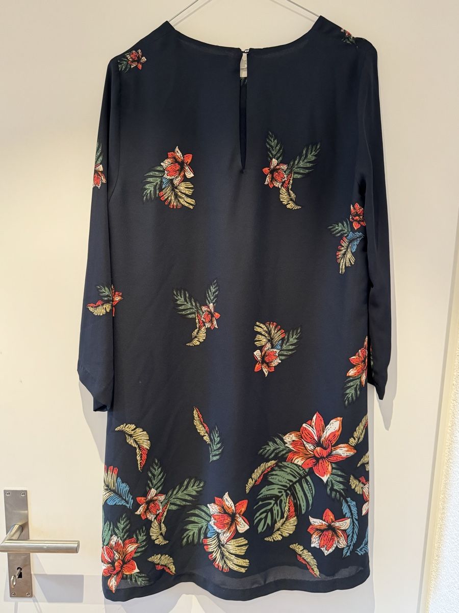 Vestiti: Kleid mit Blumenprint, Grösse M – Usato da Urtenen-Schönbühl venduto da Lalablue 4
