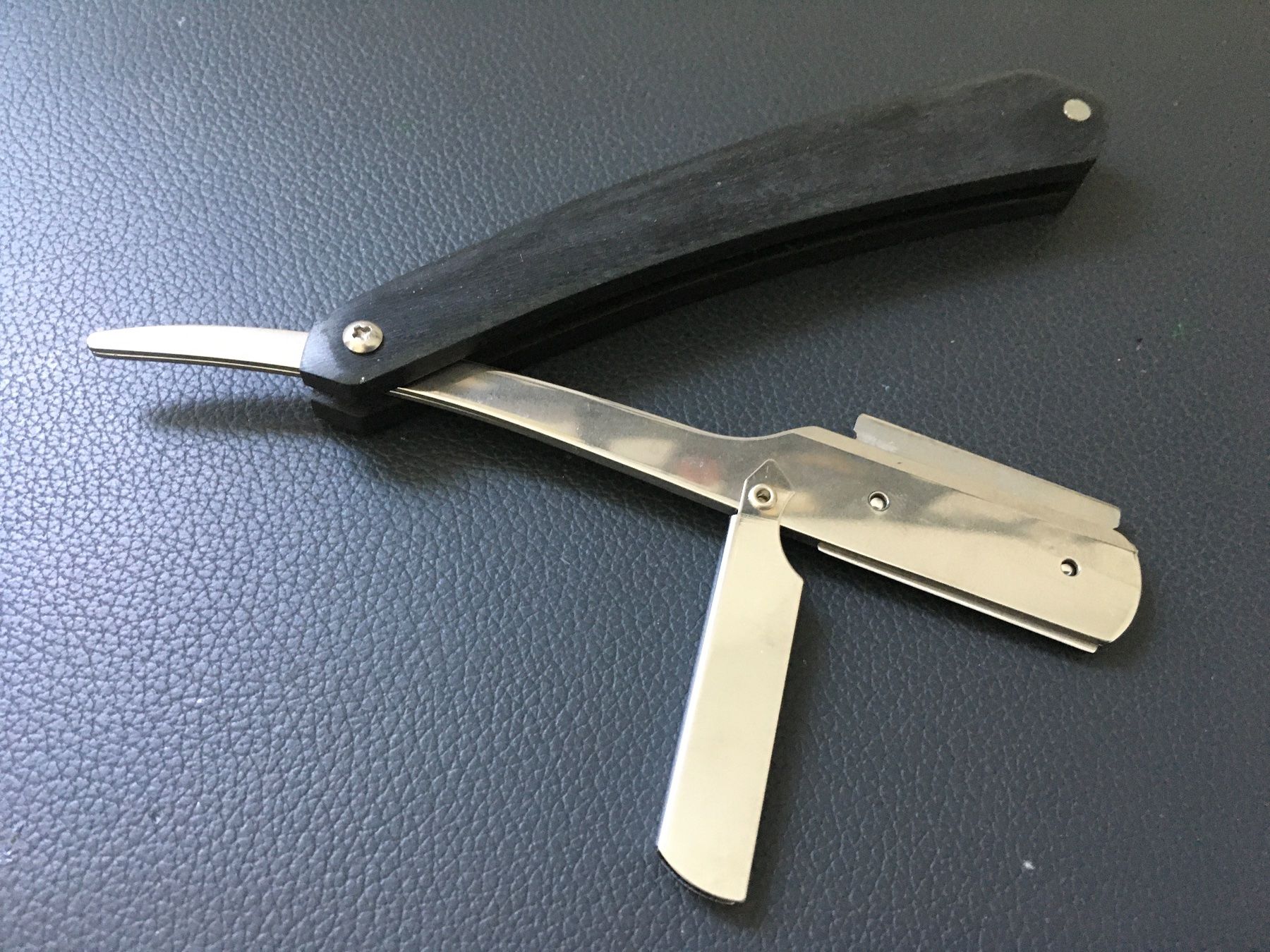 Rasoi & Lamette da barba: Rasiermesser Wilkinson Sword Klappbar Chrom-Stahl – Usato da Freienwil venduto da Hubi030