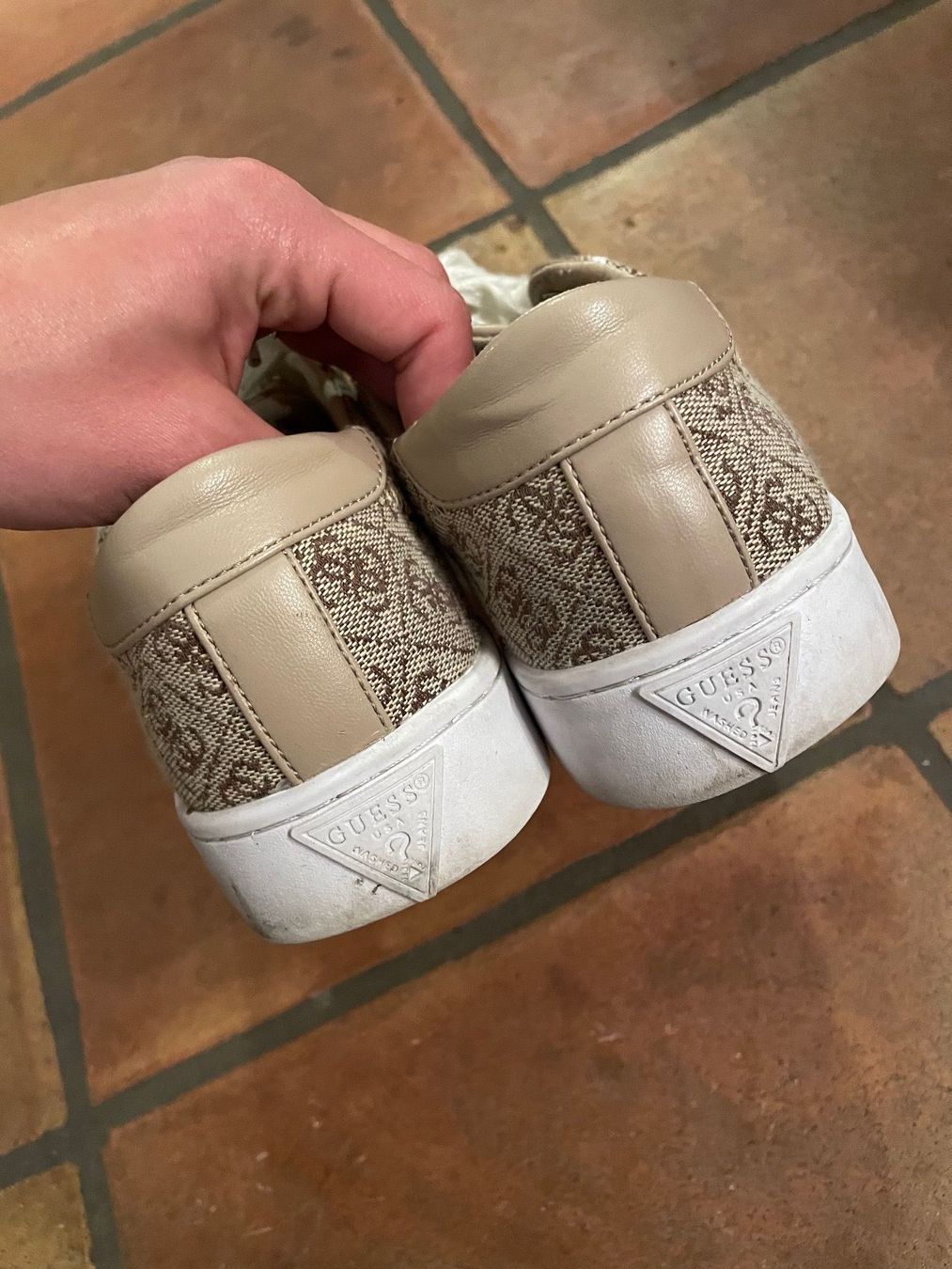 Guess Scarpe da donna: Guess Sneaker beige 37/38 – Usato da Winterthur venduto da chiaraelisa93 3