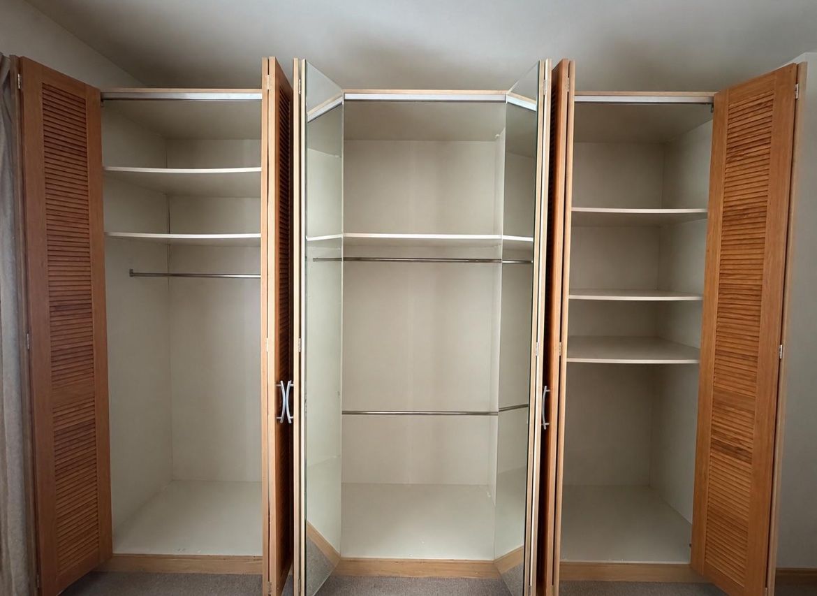 Armadi: Kleiderschrank – Usato da Immensee venduto da Shagay 1