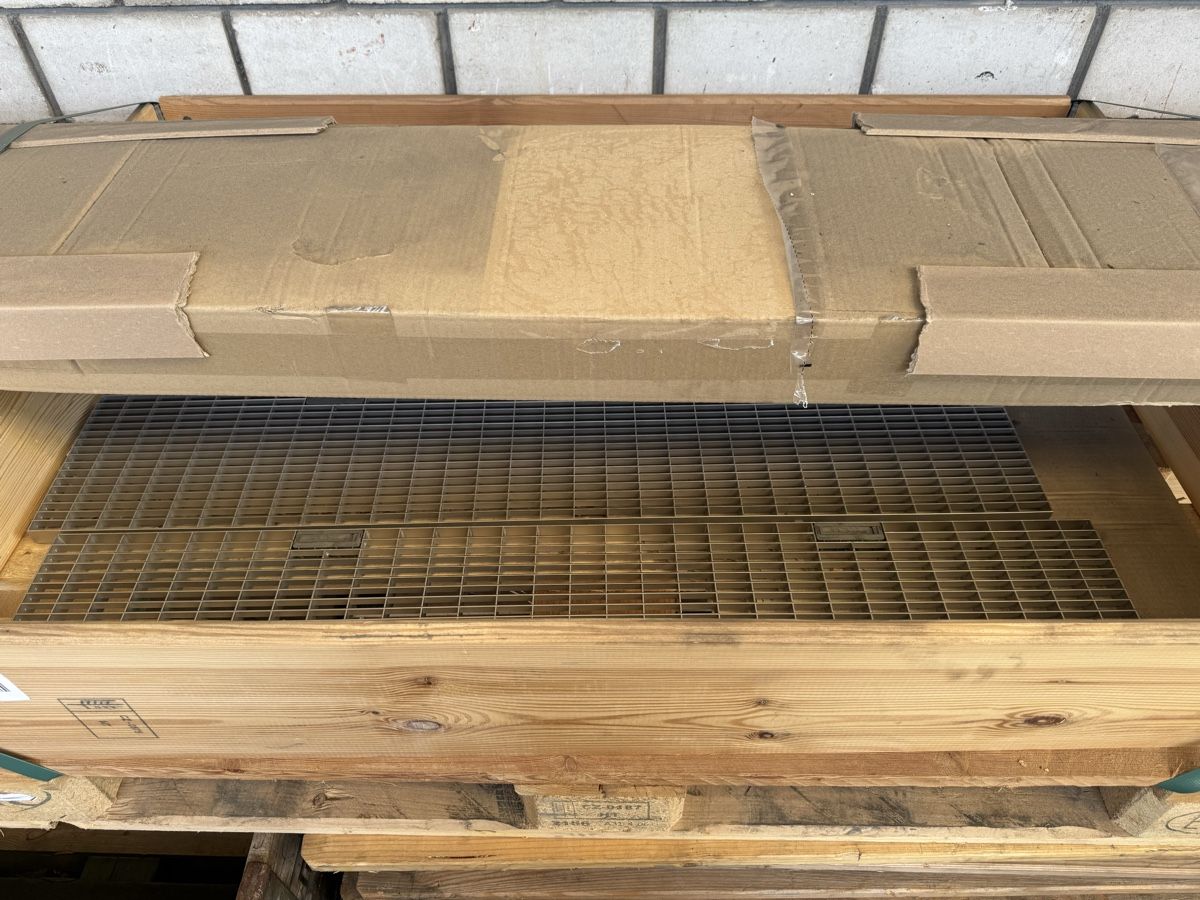 Autres matériaux de construction: Aco Rinnen – Neuf avec emballage d'origine à Bäch SZ par edo_9m62