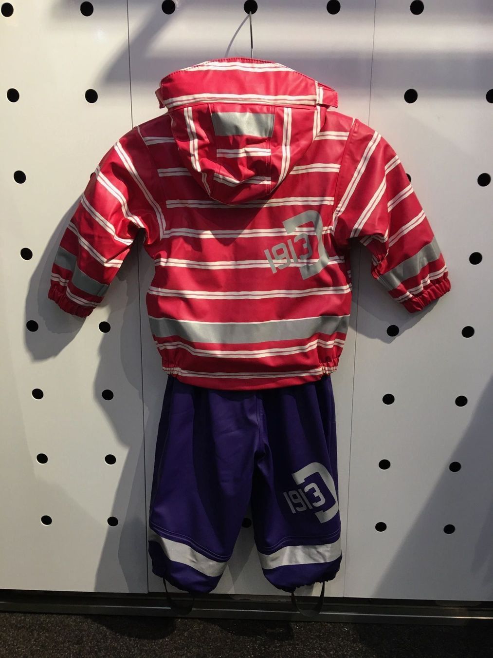 Giacche & Cappotti: DIDRIKSON KINDER REGENANZUG.       GR.80 – Nuovo e nell'imballaggio originale da Zürich venduto da LIQUIDATOR.CP 1