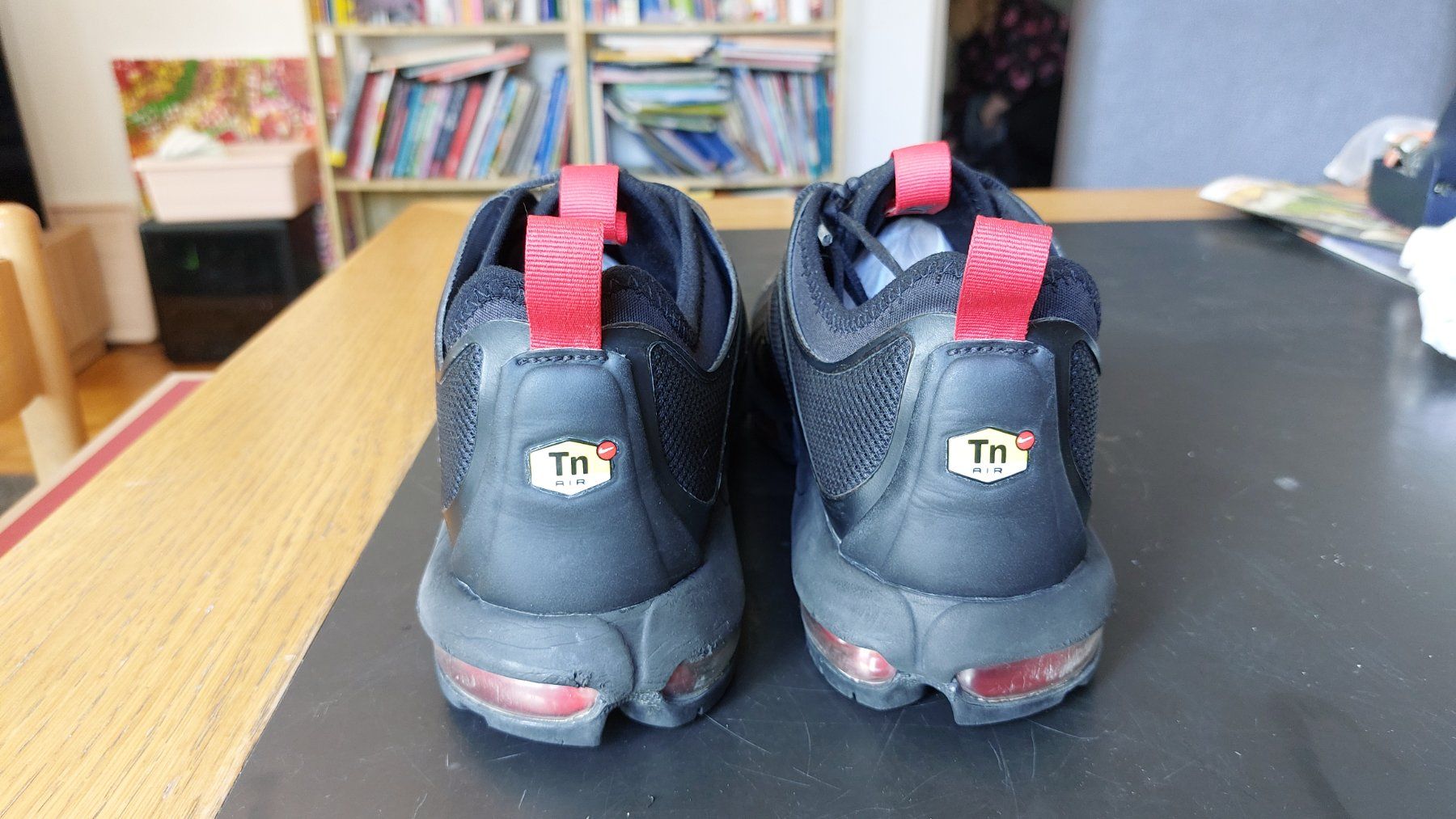 Nike Herrenschuhe: Nike TN  Air Max Plus  gr 44 schwarz – Gebraucht aus Wallisellen von  4