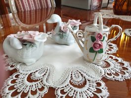 3 herzige Porzellan-Dekoobjekte mit Rosen (2)
