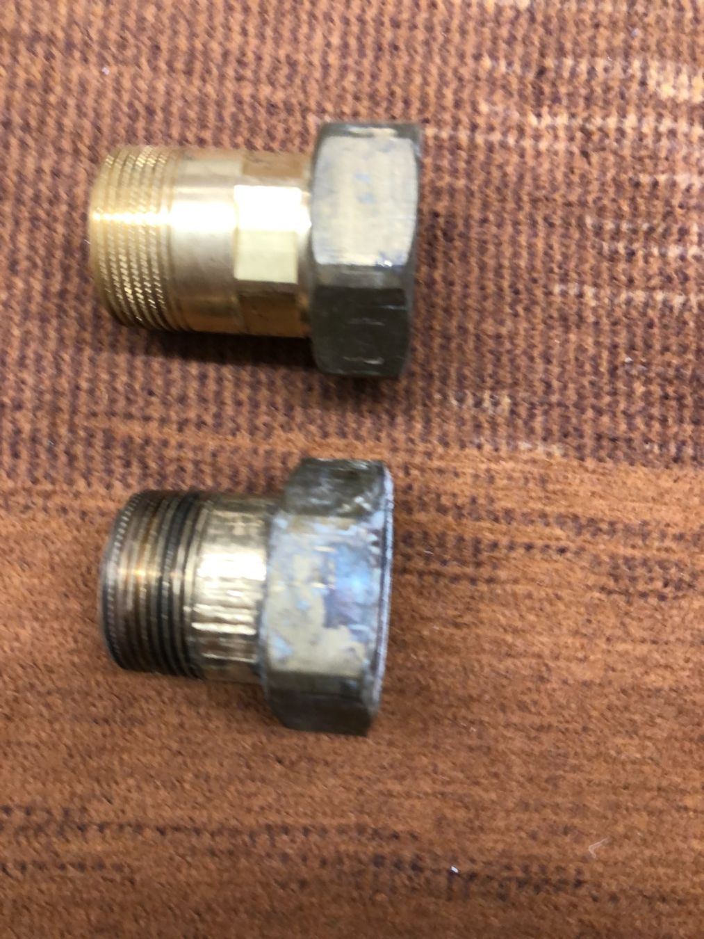 Rubinetteria: 2 Verschraubungen Rotguss 1 1/4" flachdichtend – Usato da Gerolfingen venduto da Urs_88