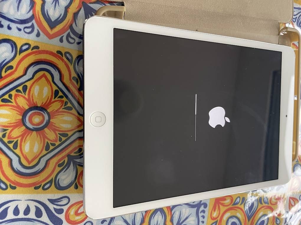 Tablet PC: iPad mini 16Go à vendre – Usato da Sonceboz-Sombeval venduto da msap