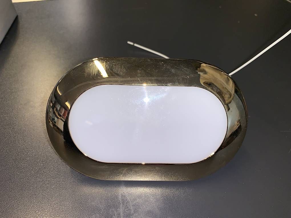 Lampes: Plafoniera ovale 12V per barca, camper e veicoli – D'occasion à Bioggio par Nautic-Land