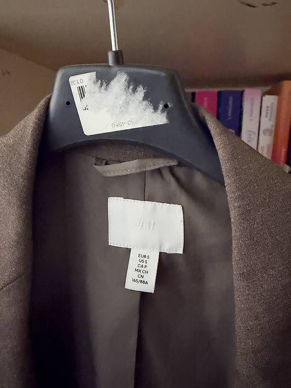Giacche: H&M BLAZER  – Nuovo e nell'imballaggio originale da Gorduno venduto da deesssiree 1