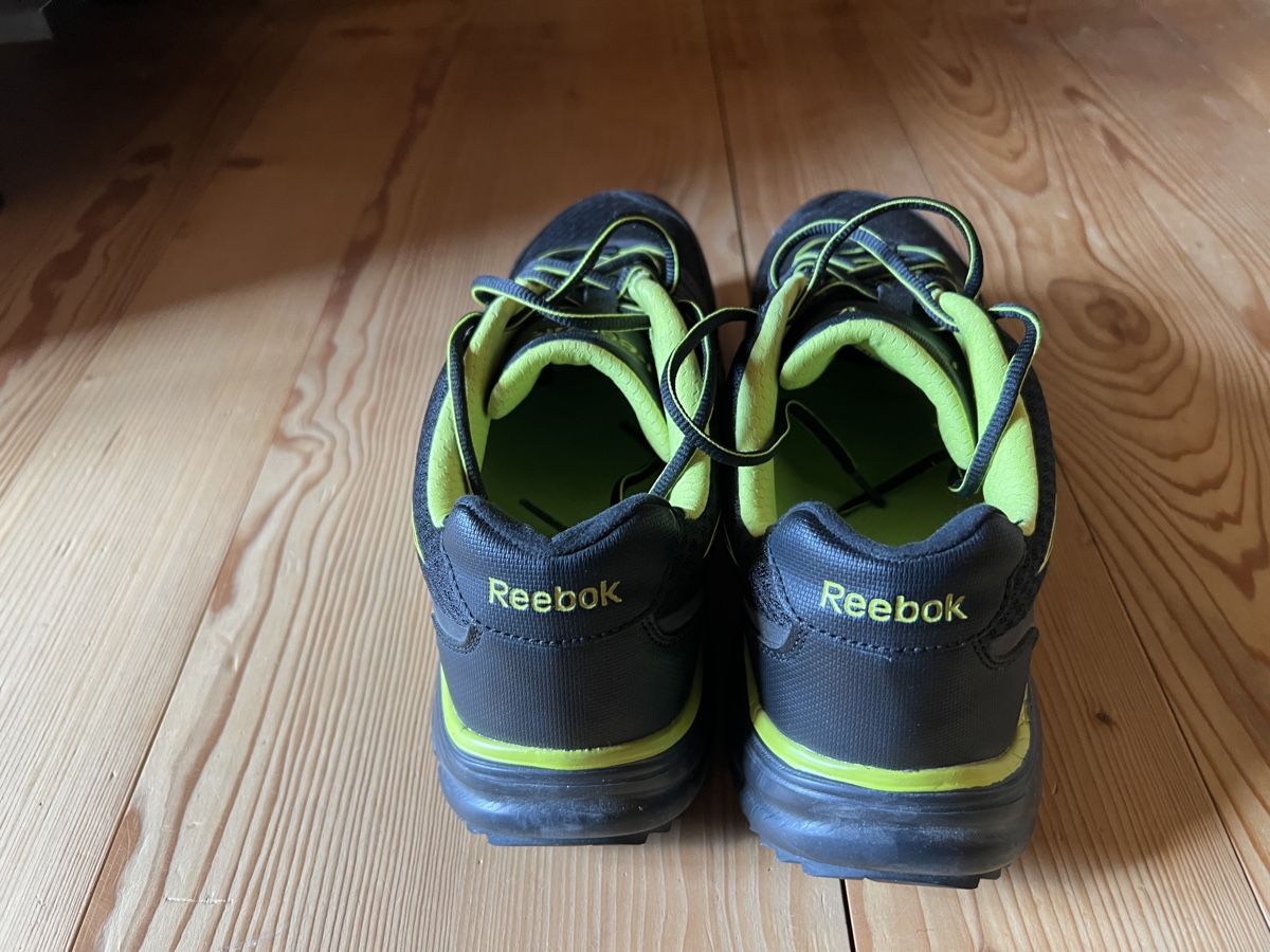 Reebok Scarpe da uomo: Sicherheits-Arbeitschuhe ,Gr.44 – Usato da Reigoldswil venduto da Gora5 2