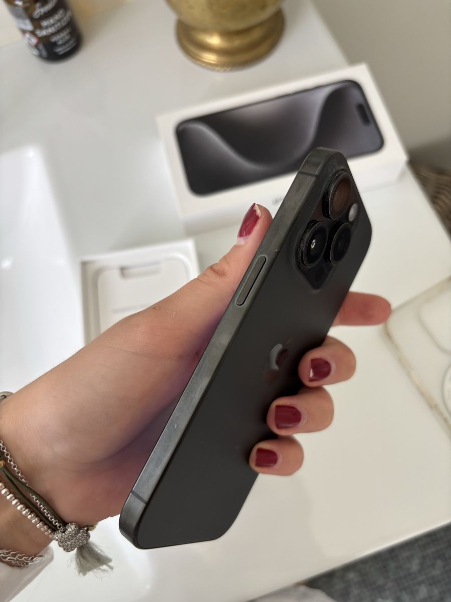 Apple Handys / Smartphones: iPhone 15 Pro  – Gebraucht aus Zürich von Flo021000 5