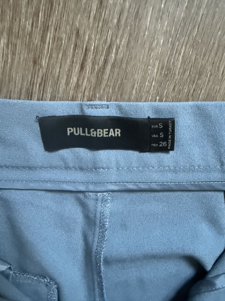 Pull&Bear Pantaloni: Pull&Bear Trousers Light Blue Size S Good Condition – Usato da Basel venduto da daniela_closet