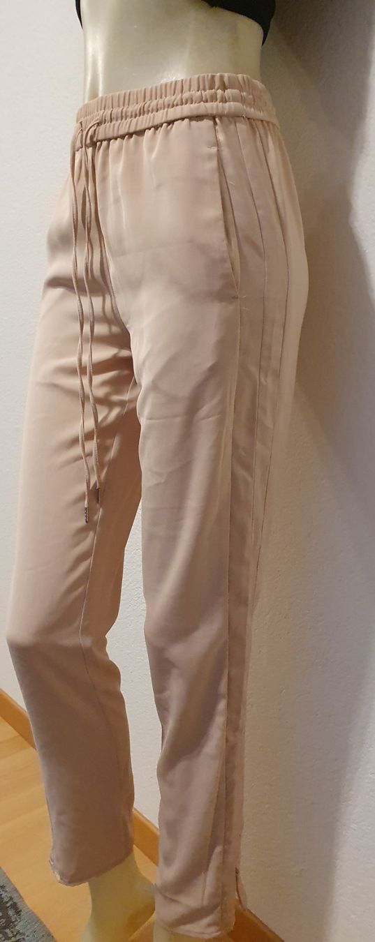 H&M Pantaloni: H&M Hose gr36 – Usato da Niederbipp venduto da fashionfuchs 1