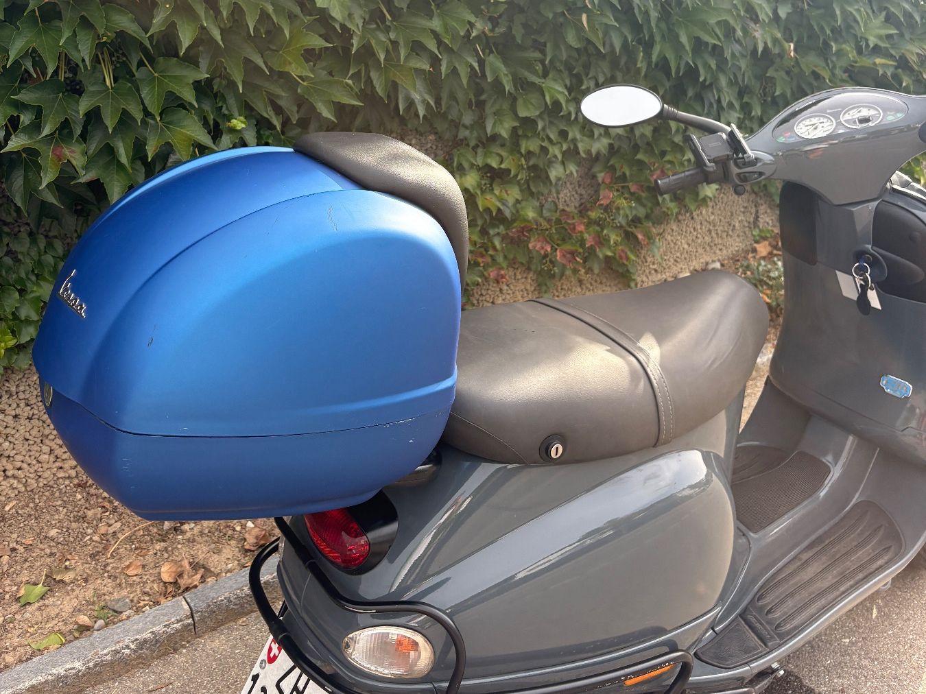 Vespa Scooters: Piaggio ET4 Vespa 125er Roller Scooter mit Topcase – Gebraucht aus Zürich von und_2k6l 2