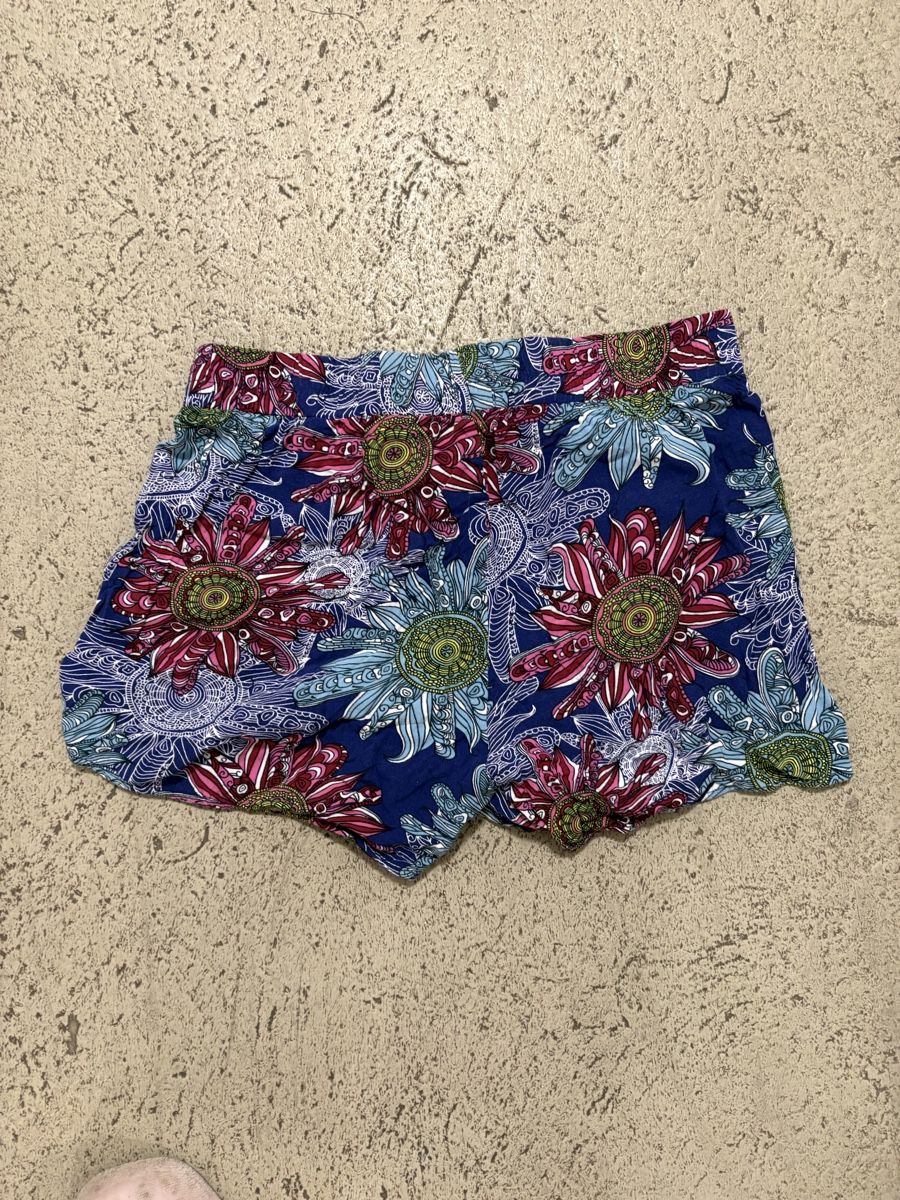 Pantaloni: Damen Short,Gr.M – Usato da Winterthur venduto da Nena222 1