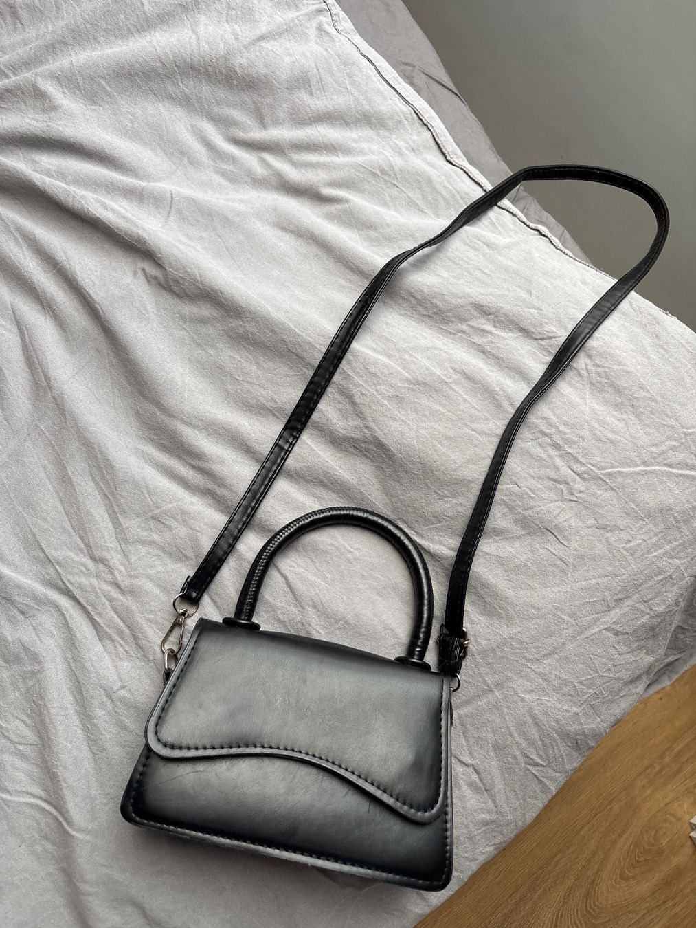 Shein Borse da donna: Sac à main noir – Usato da Nidau venduto da hel_vwr6