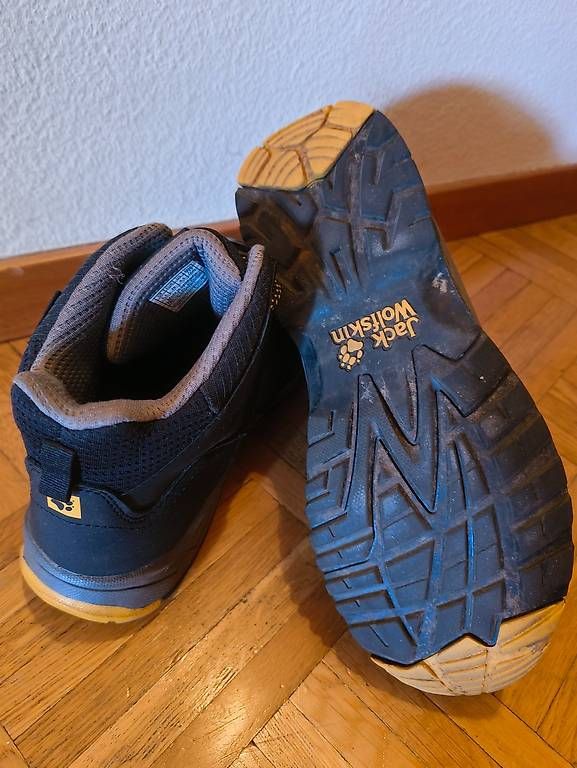 Jack Wolfskin Scarpe per ragazzi: Wanderschuhe Jack Wolfskin, Gr. 39 – Usato da St. Gallen venduto da curlygyal 1
