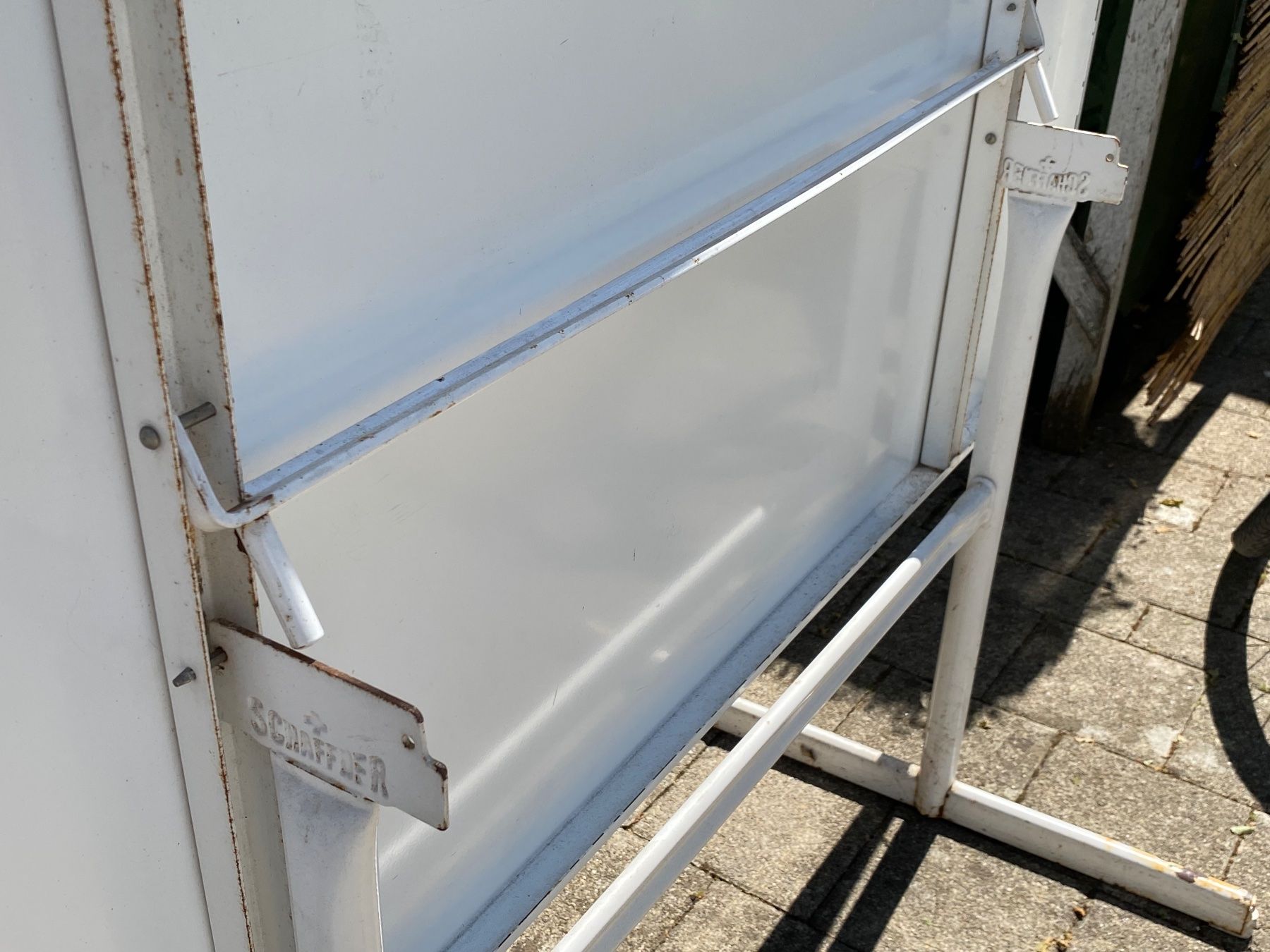 Schaffner Tische: Schaffner Klapptisch, Metall, 117x70cm – Gebraucht aus Frauenfeld von Peedee-1 2