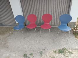 4 Stapelstühle blau/ rosa