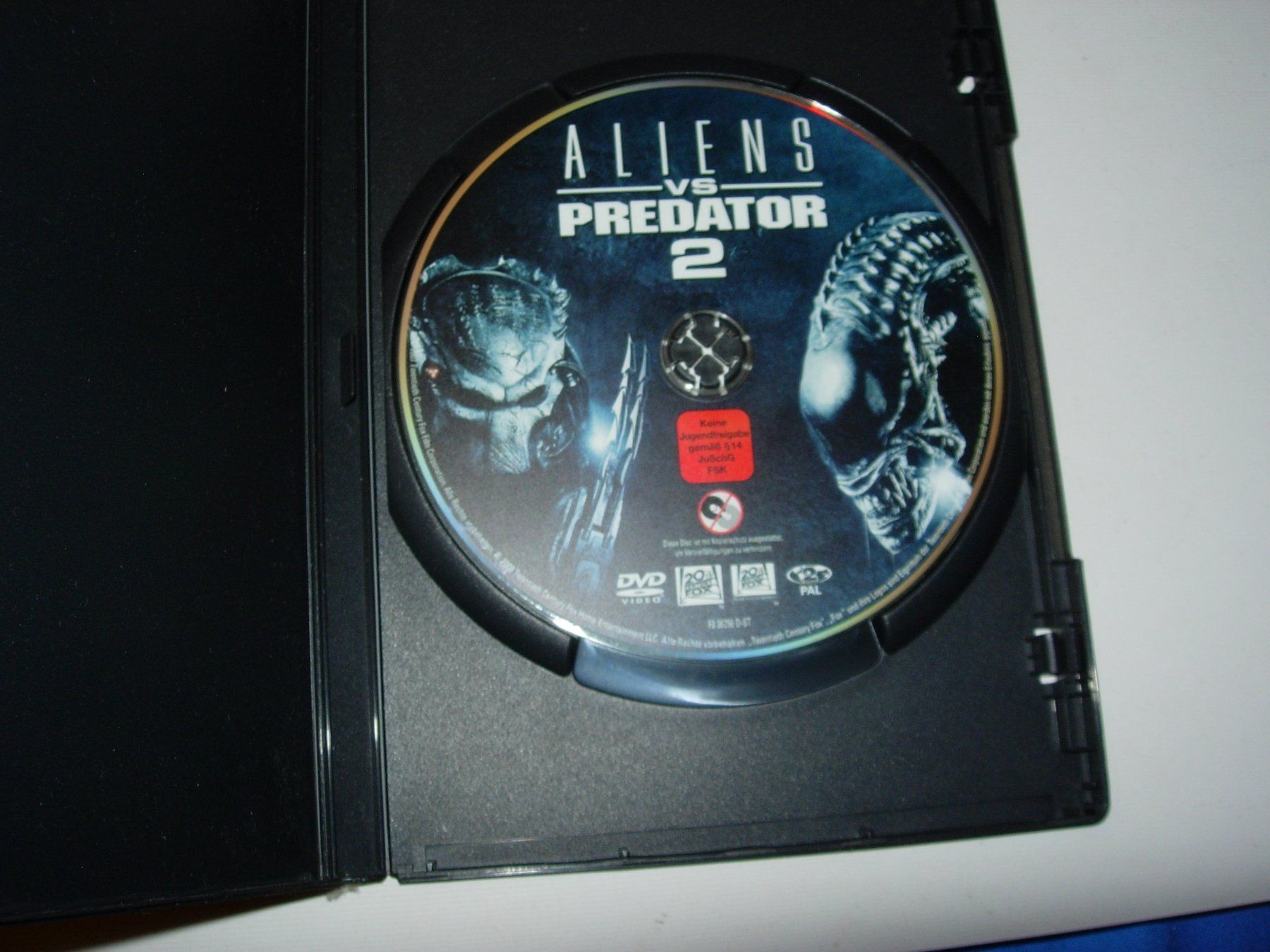 Alle DVDs: DVD  ALIEN vs. PREDATOR 2 – Gebraucht aus Hagneck von Simu696 1