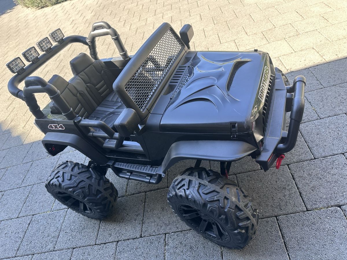 Veicoli per bambini: Ride-on toy car "BROTHERS" black – Usato da Oberweningen venduto da bri_mpx2 1