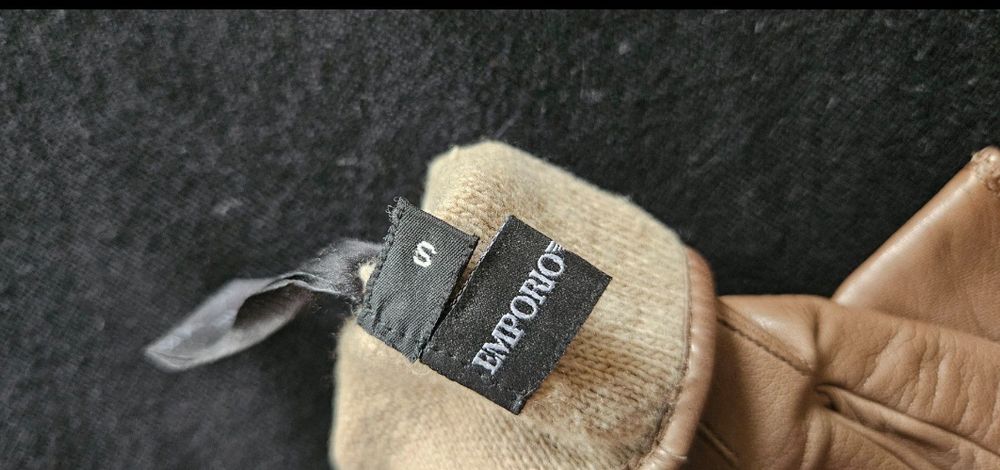 Armani Gants & mitaines : Armani Damen Handschuhe Gr.-S – D'occasion à Beinwil am See par nayelidalisay 2