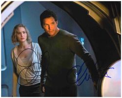 PASSENGERS (Cast) - handsigniertes Grossfoto (20x25cm) COA