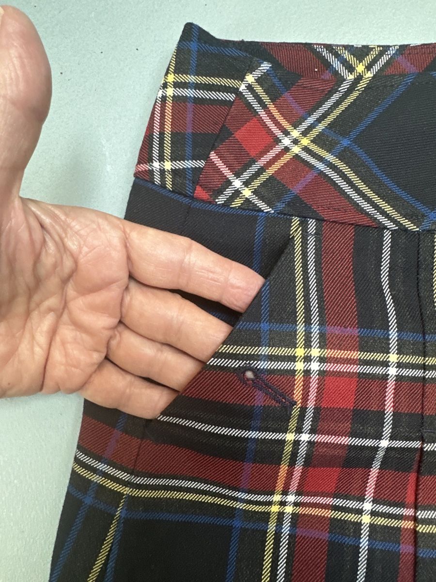 Esprit Röcke: Schottischer Minirock mit Karomuster - Grösse 38 Herbstlook – Gebraucht aus Leuk-Stadt von 2thcircle 2