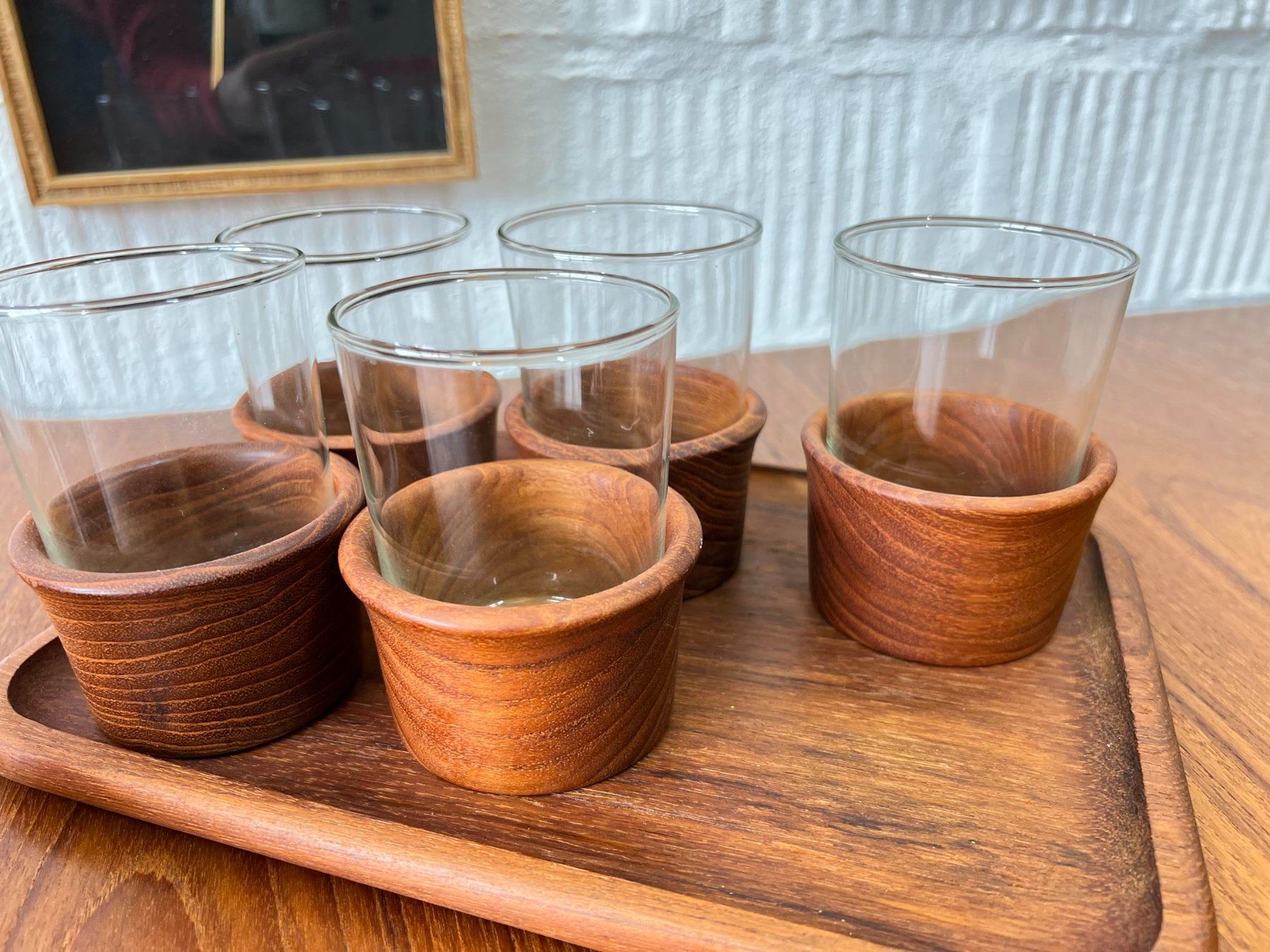 Gläser: Vintage Gläser-Set mit Teak Tablett – Gebraucht aus Walzenhausen von stilvollwohnen 3