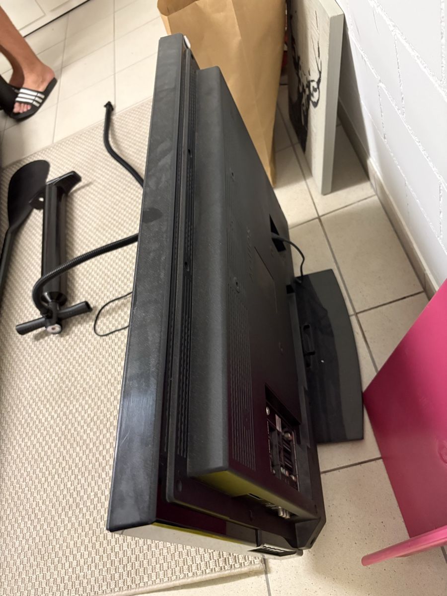 Appareils TV: Sharp Aquos TV used good condition – D'occasion à Küsnacht ZH par las_w8st 2