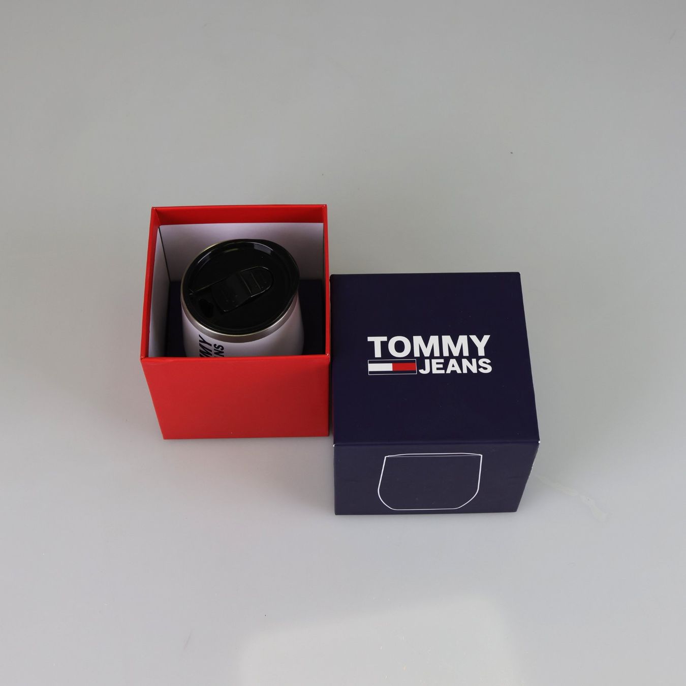 Tazze: Thermo-Kaffeebecher von Tommy Jeans – Usato da Volketswil venduto da brockipfannenstil