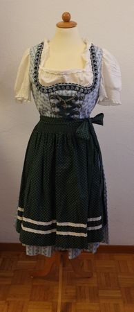 Dirndl mit Bluse