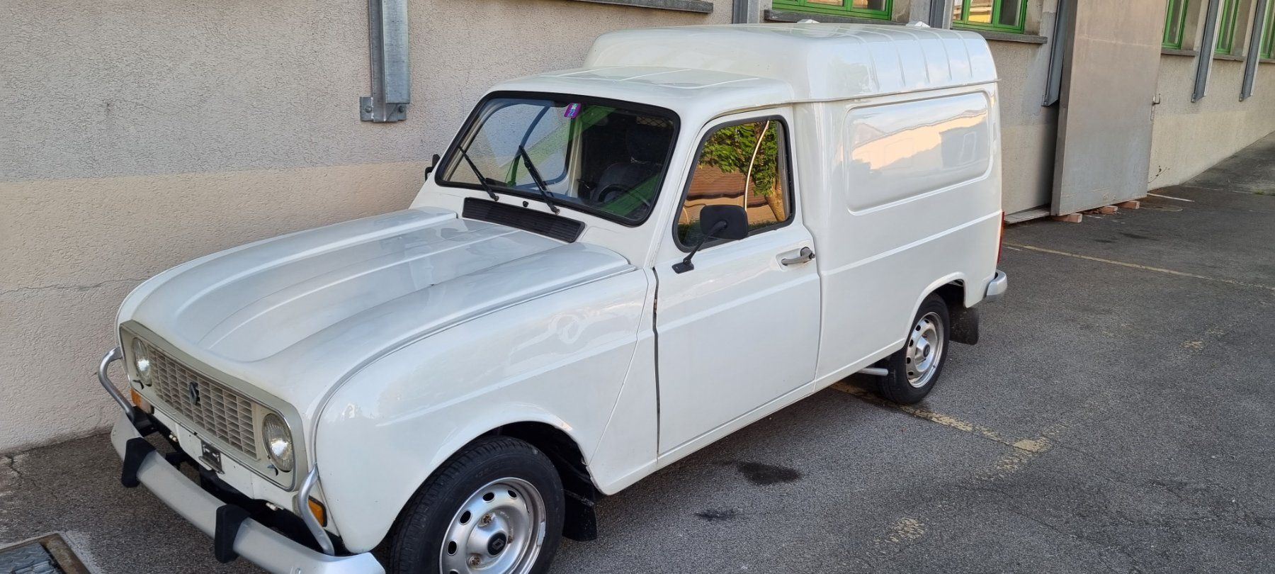 Renault Automobili: Renault R4 F6 – Usato da Kreuzlingen venduto da 123peter