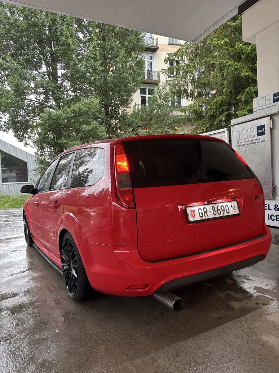 Ford Autos: Ford Focus ST Kombi – D'occasion à Champfèr par MangoMangi 3