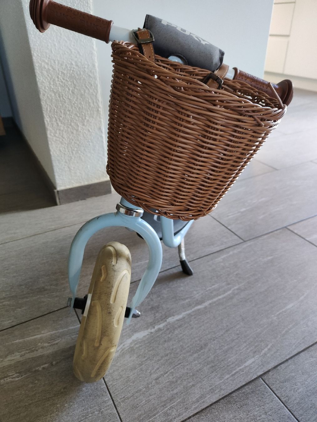 Puky Fahrzeuge für Kinder: Laufrad Puky hellblau mit Korb – Gebraucht aus Bäretswil von Foif5 2