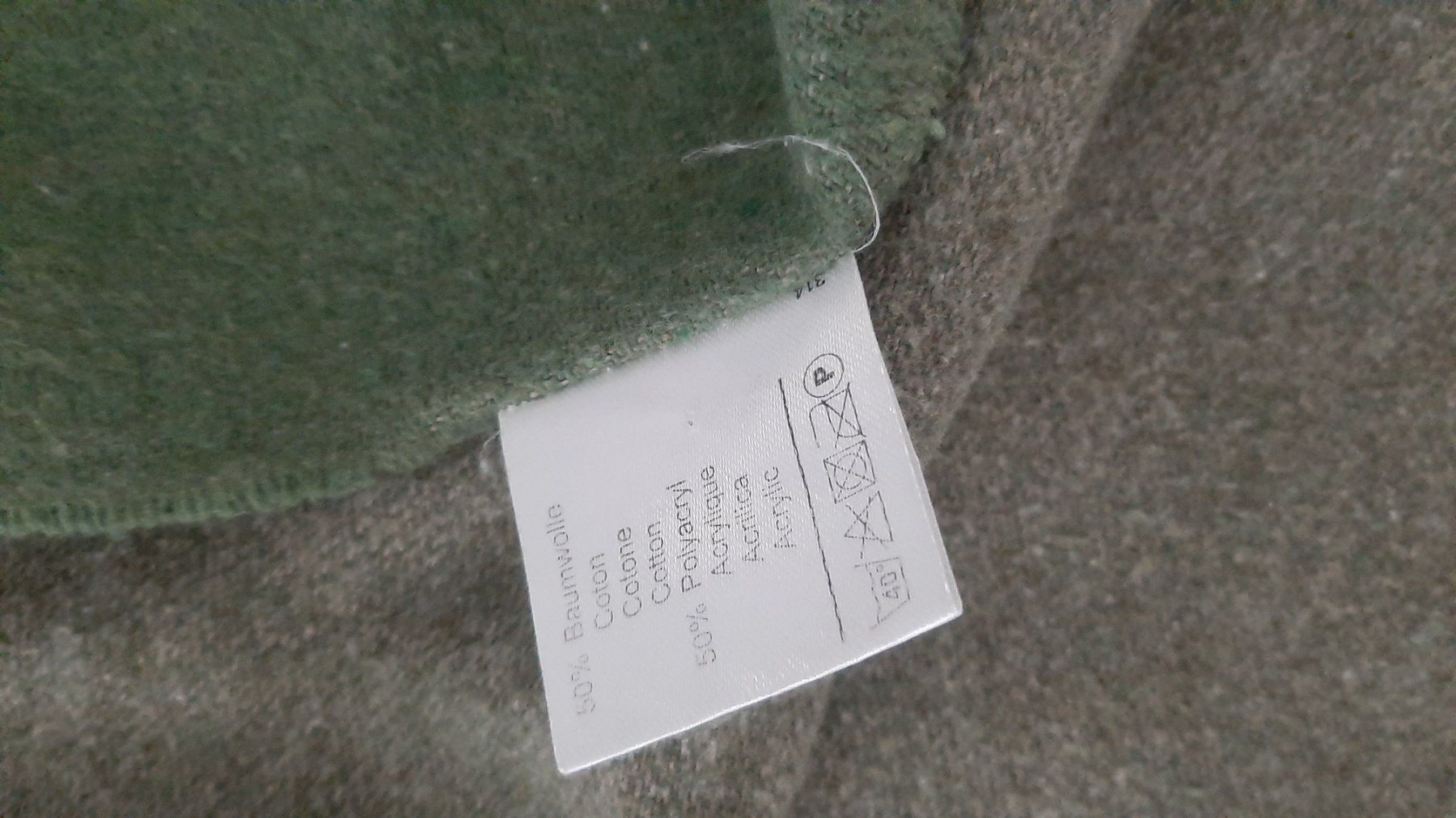 Foulard & Sciarpe: K..133) Eskimo Schal – Usato da Wil SG venduto da AmandaCreations 1