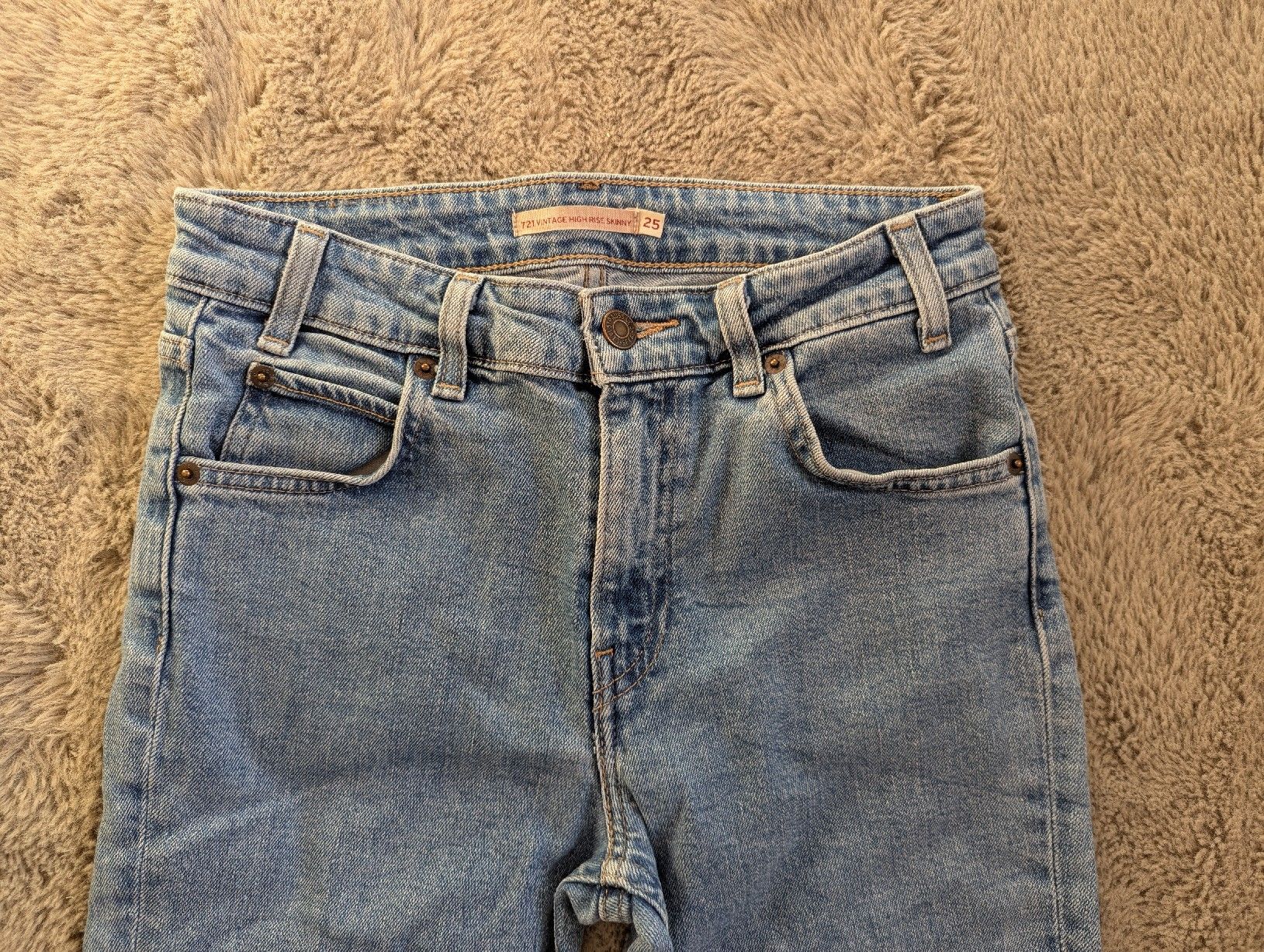 Levi's Jeans: jean Levi's 721 taille 25/32 – Nuovo (secondo la descrizione) da Montreux venduto da dem_gyt9 1