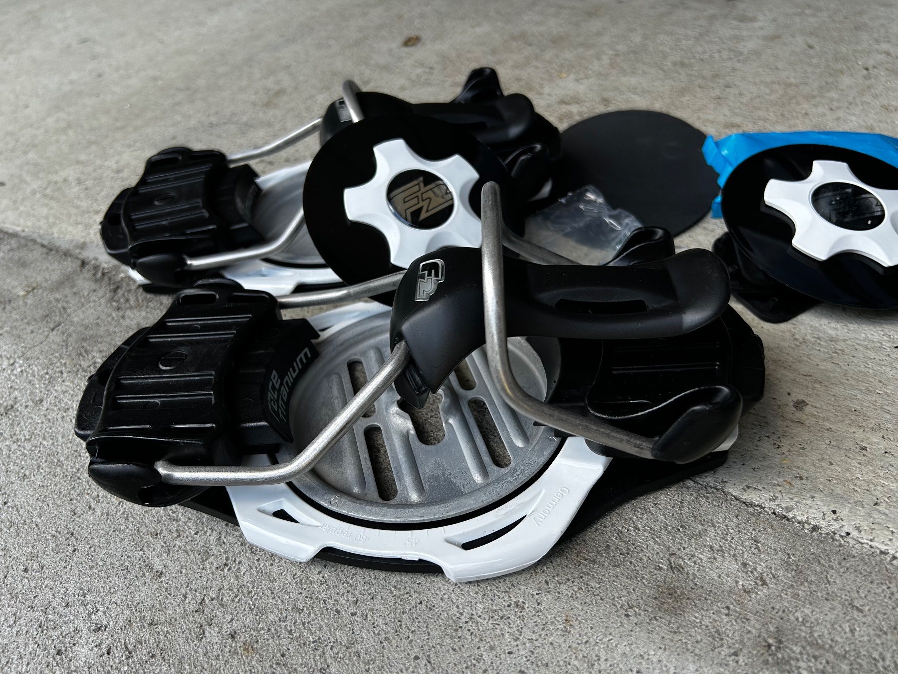 Fixations: Snowboard Bindung F2 – Neuf avec emballage d'origine à Winterthur par af25io
