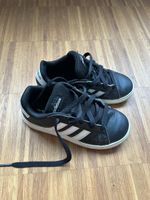 Adidas Schnürschuhe 30