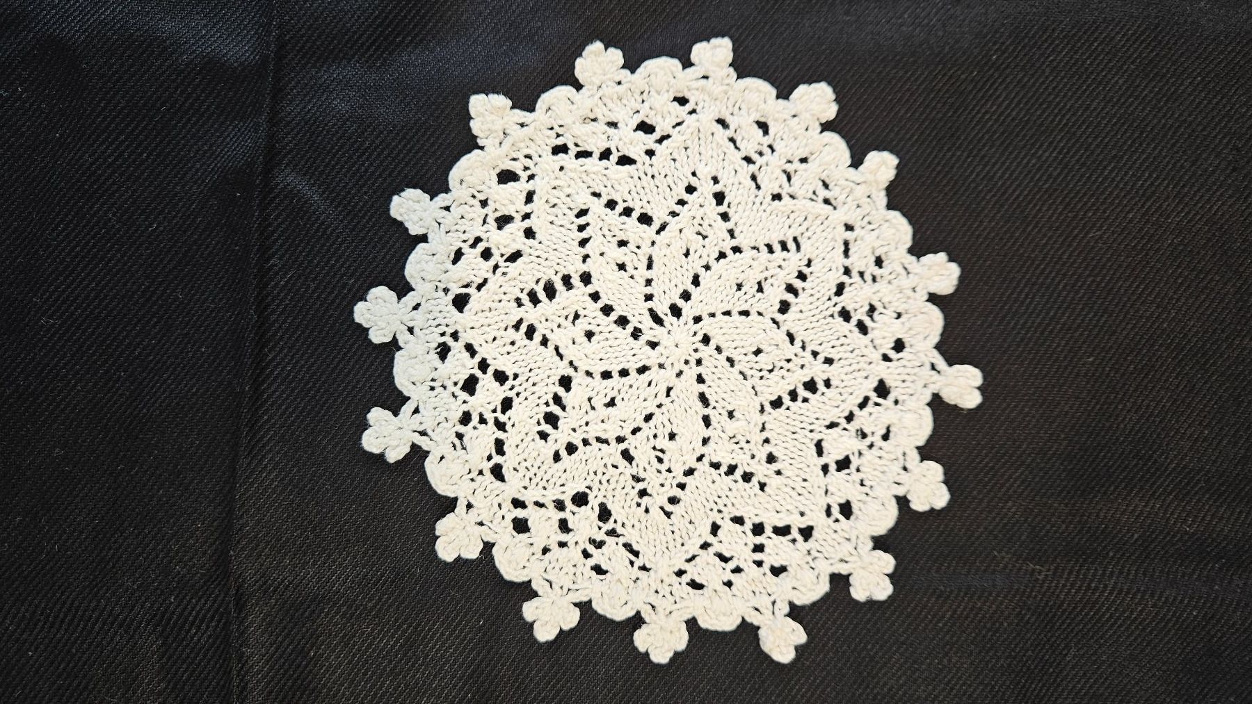Sottobicchieri: Spitzendeckchen Spitzendeckeli Glasuntersetzer Shabby Chic – Usato da Gossau ZH venduto da LeoniesDeko