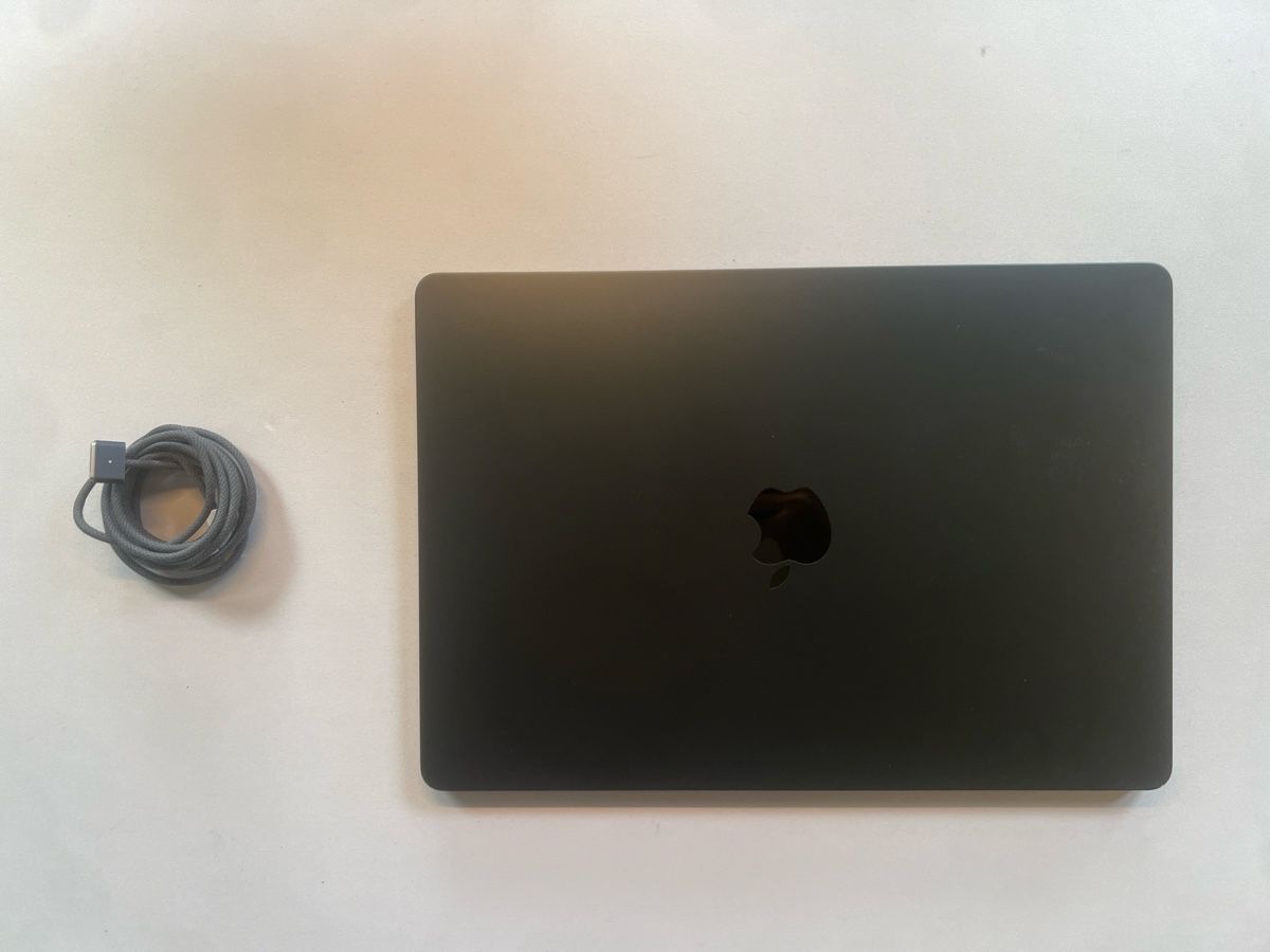 Apple Notebooks: Apple MacBook Air 16" M3 8gb - Space Grey - Good condition – Gebraucht aus Küsnacht ZH von car_b8ky