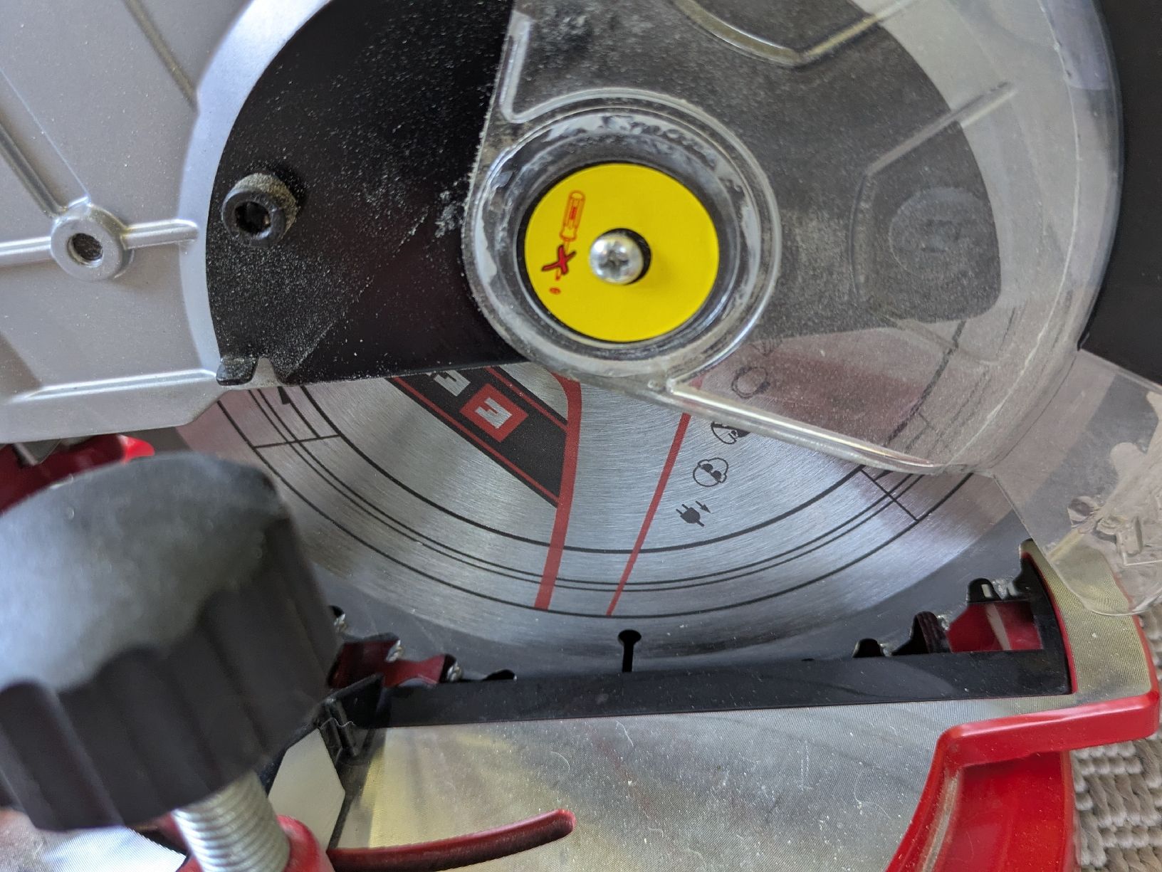 Einhell Scies: Kapp- und Gehrungssäge Einhell TC-MS 2112 – D'occasion à Luzern par reg_dq65 2