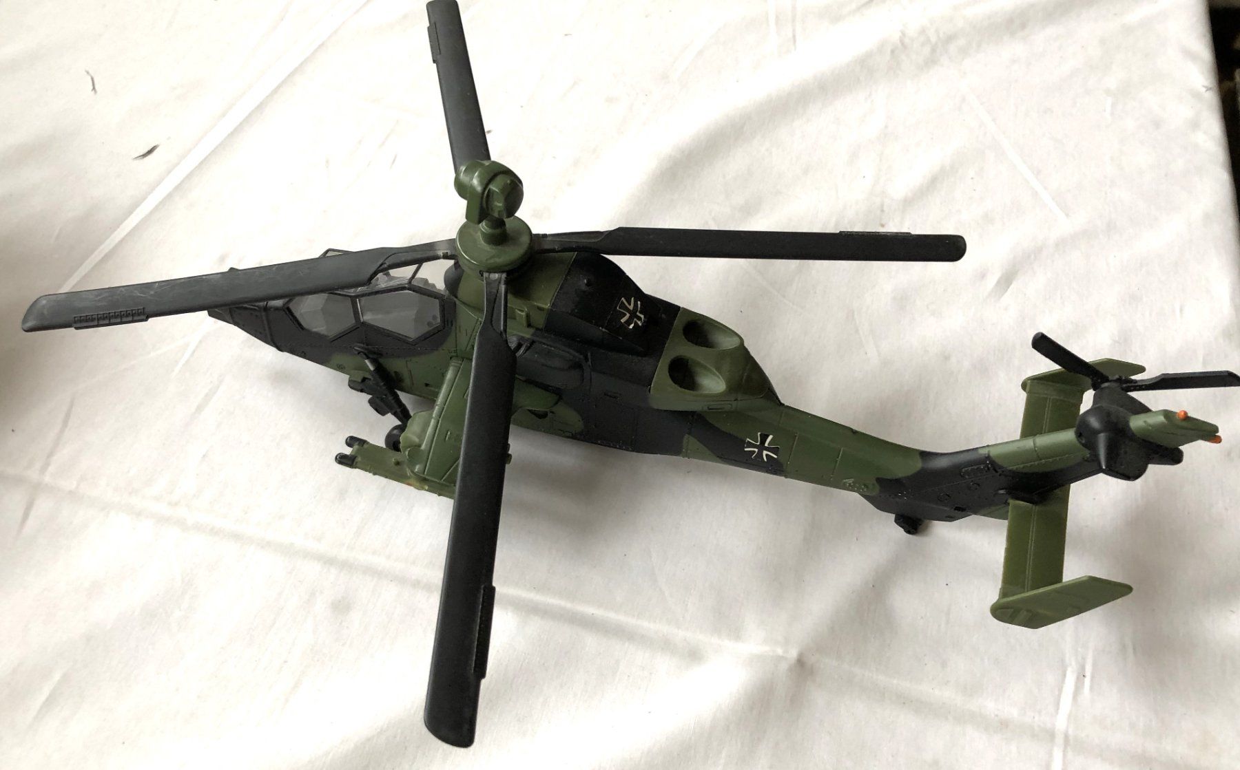 Siku Kit di modellismo & Modellini statici: Siku - Modell - Nr.4912 - Kampfhubschrauber – Usato da Schaffhausen venduto da durruti 1