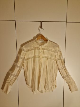 Sandro Paris Bluse Cremeweiss mit Spitze und Rüschen