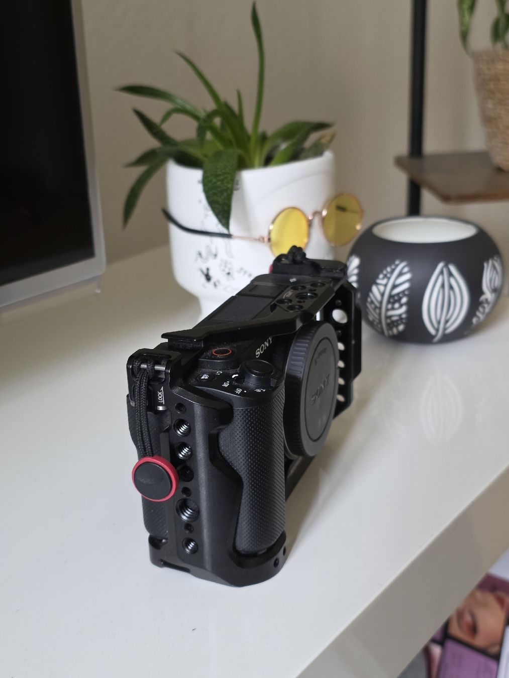 Sony Appareil photo: Sony ZV-E1 Full frame video camera ( with Protection Cage ) – D'occasion à Zürich par Vav_c6fq 2