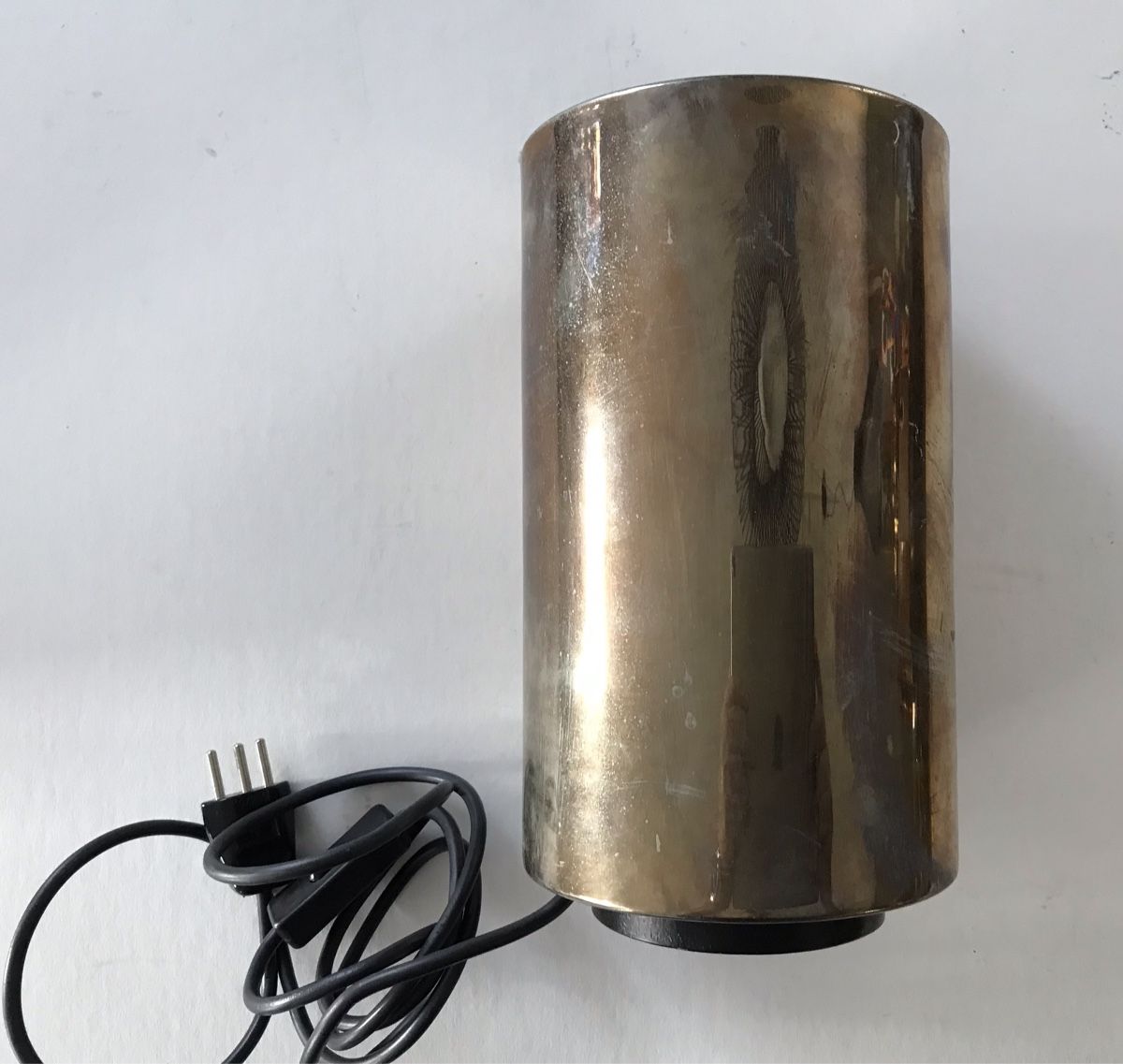 Lampade: Lampe de table cylindrique vintage métallique patiné, 1970 – Usato da Penthaz venduto da Petrus45 1