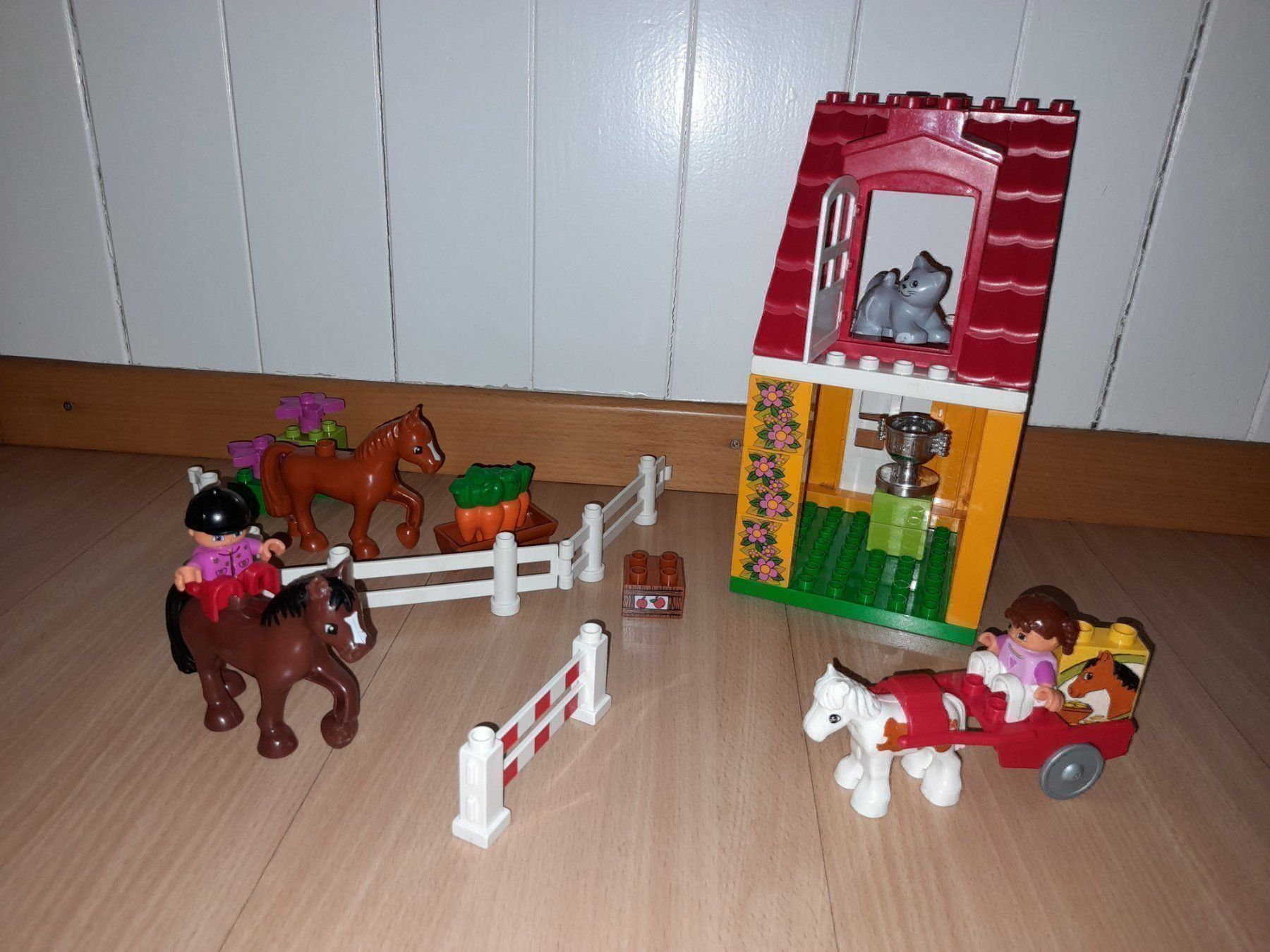 Lego Giocattoli: Lego Duplo Pferdestall 4974 – Usato da Wittenbach venduto da Gugielmo