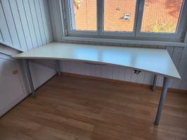 Schreibtisch Bucheoptik gebogen guter Zustand