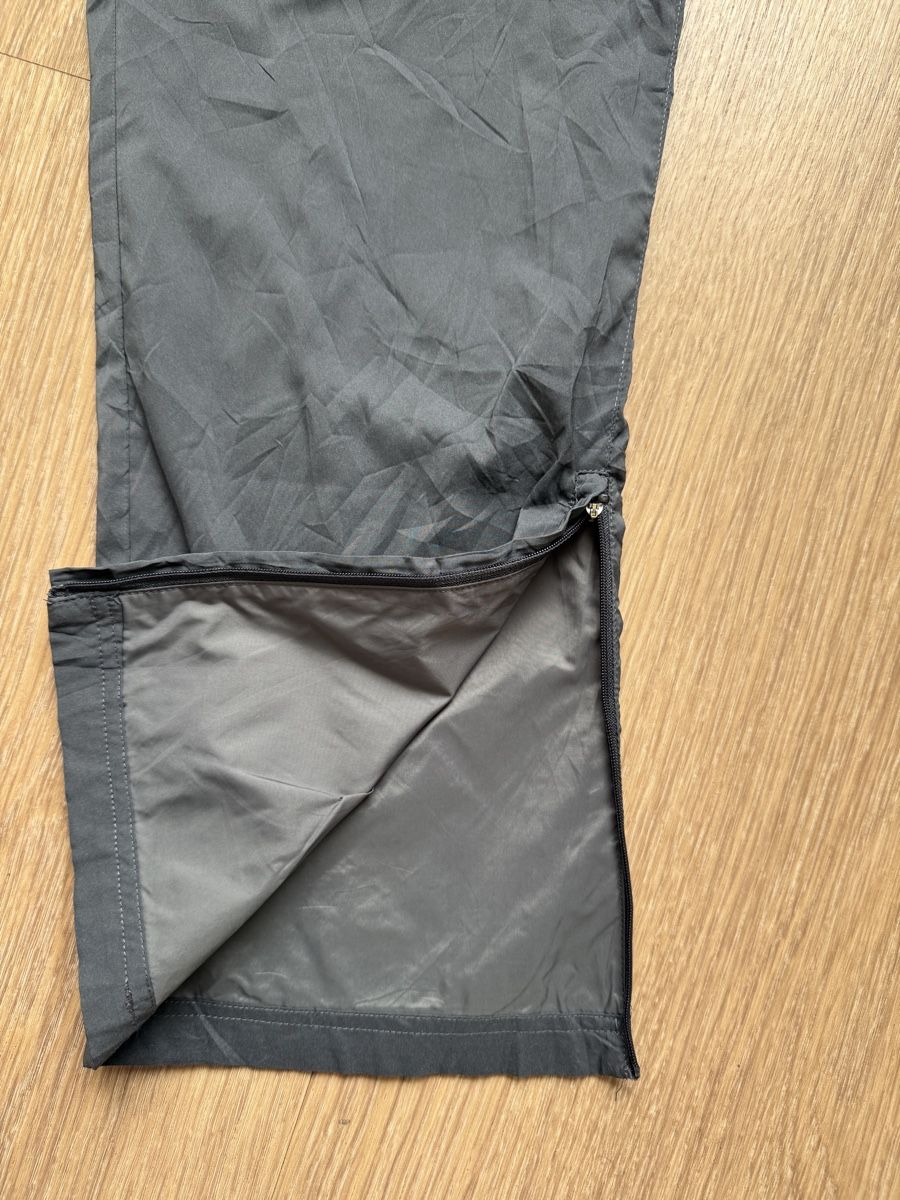 Fila Pantaloni: FILA Vintage Trackpants Y2K / L – Usato da Basel venduto da Mezze 4