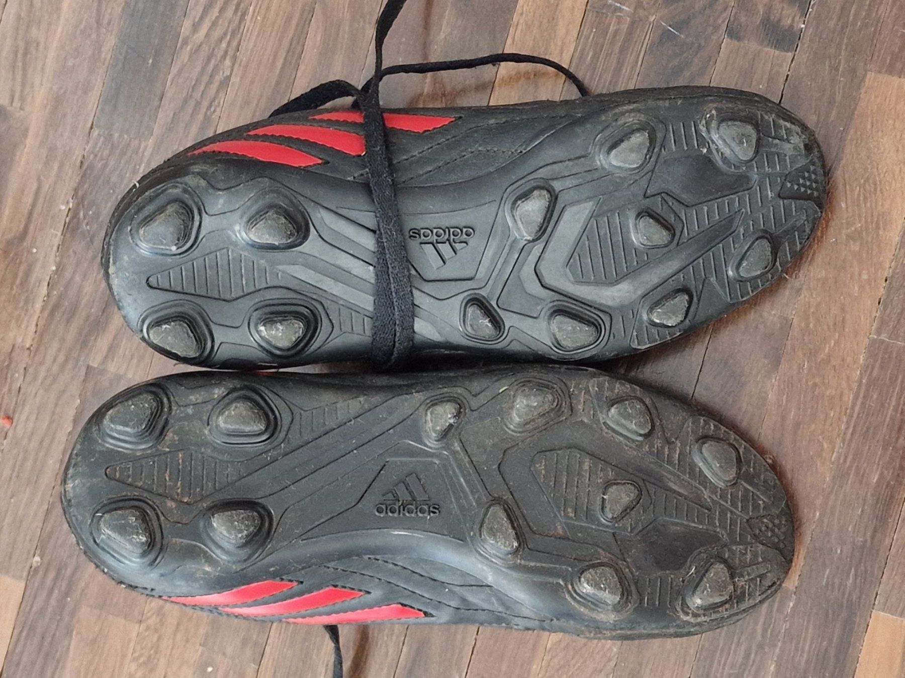 Adidas Scarpe per ragazzi: Fussballschuhe von Adidas Gr. 33 – Usato da Zürich venduto da Pemberleys 3